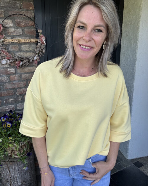 Spring tee geel