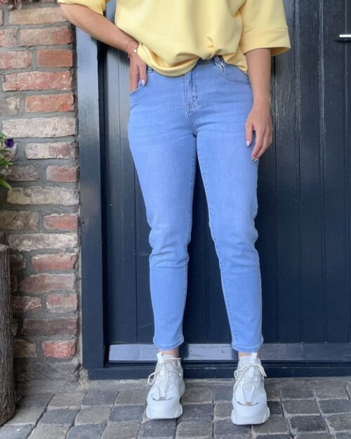 MOM-jeans light blue