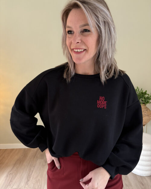Sweater no more oops zwart
