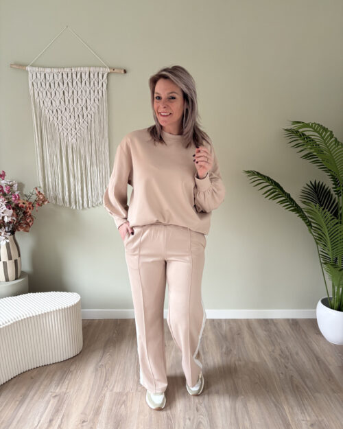 Spring twin-set beige