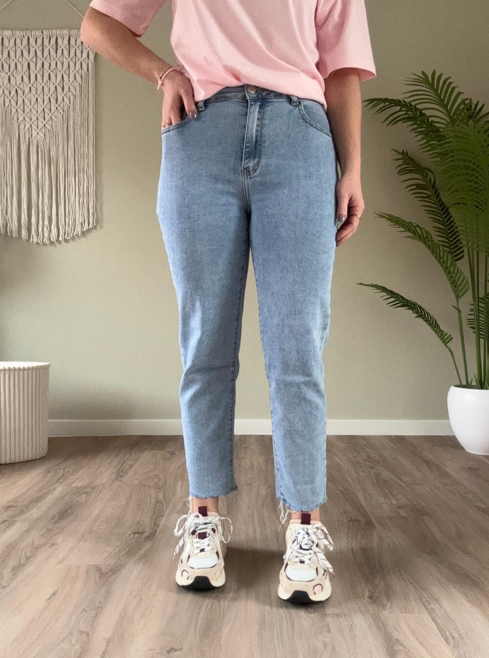 Fav. MOM-jeans light blue rafels