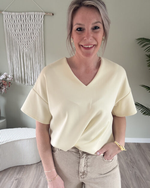 Top met v-hals geel