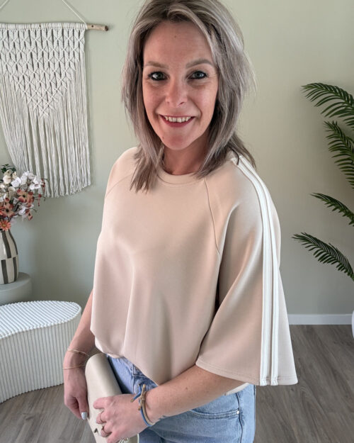 Tee met streepjes beige