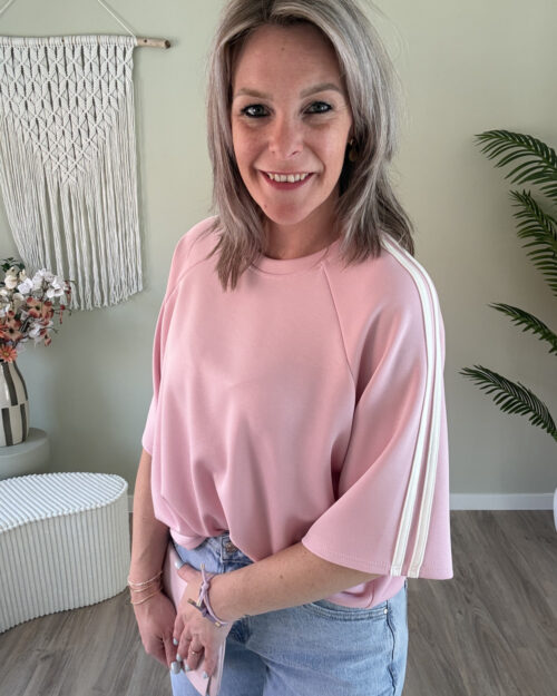 Tee met streepjes roze