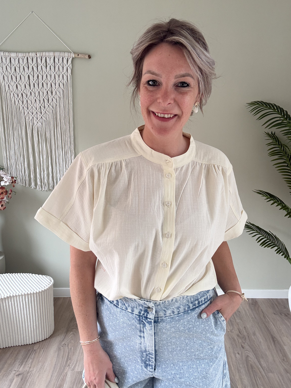 Summer blouse creme