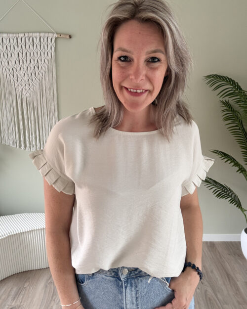 Ruffle top ecru