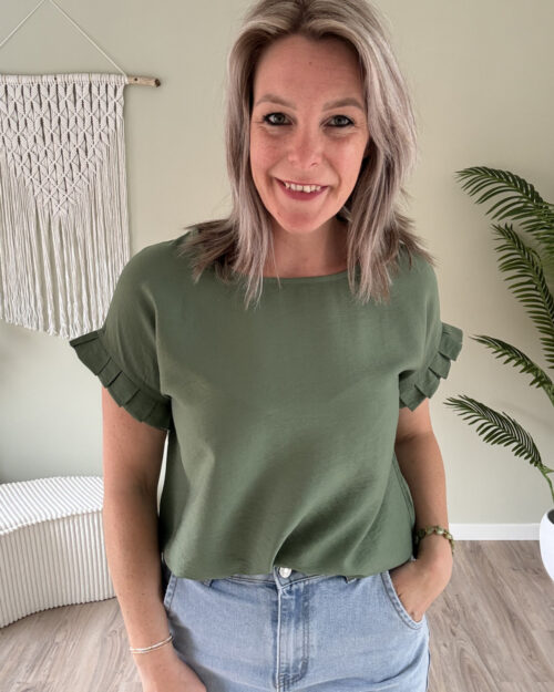 Top ruffle army