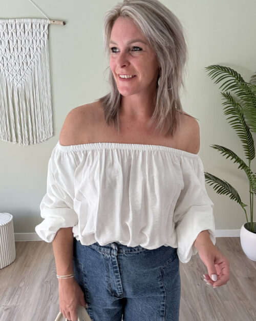 Off-shoulder blouse wit