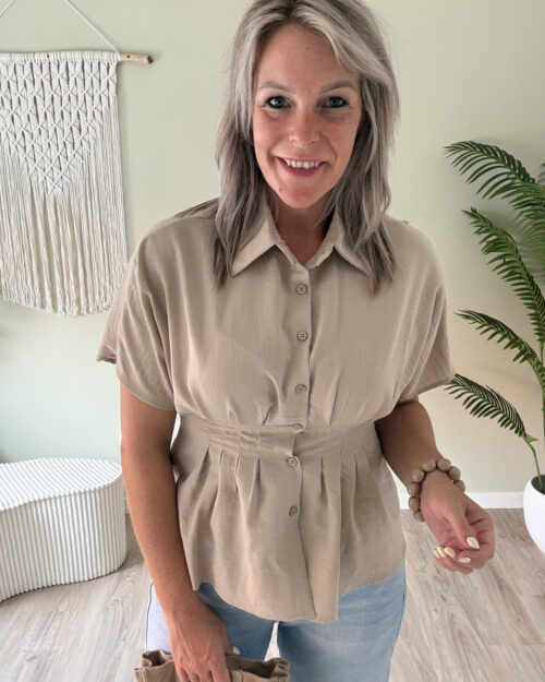 Getailleerde blouse beige