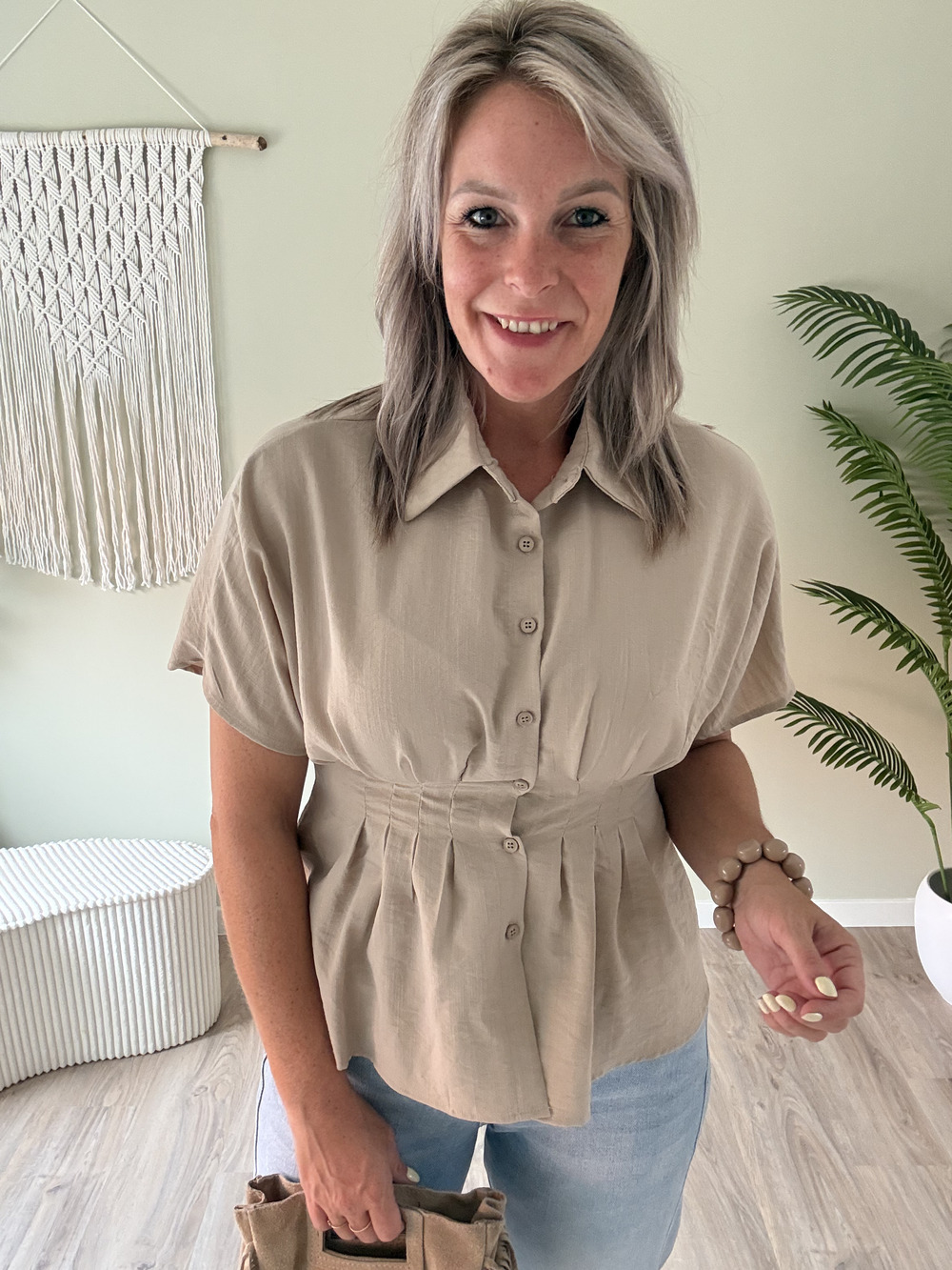 Getailleerde blouse beige