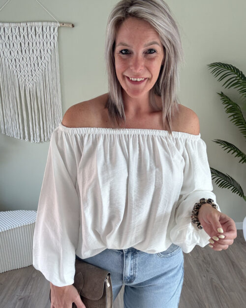 Off-shoulder blouse wit
