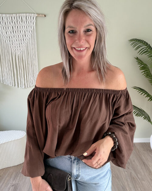 Off-shoulder blouse bruin