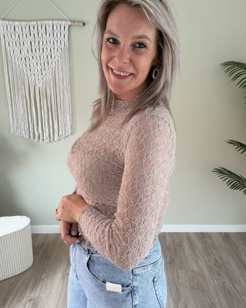 Lace-top taupe