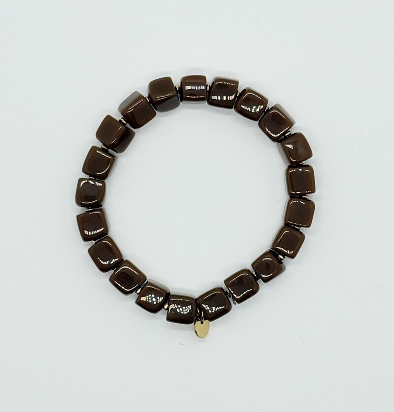 Kleine kralenarmband bruin